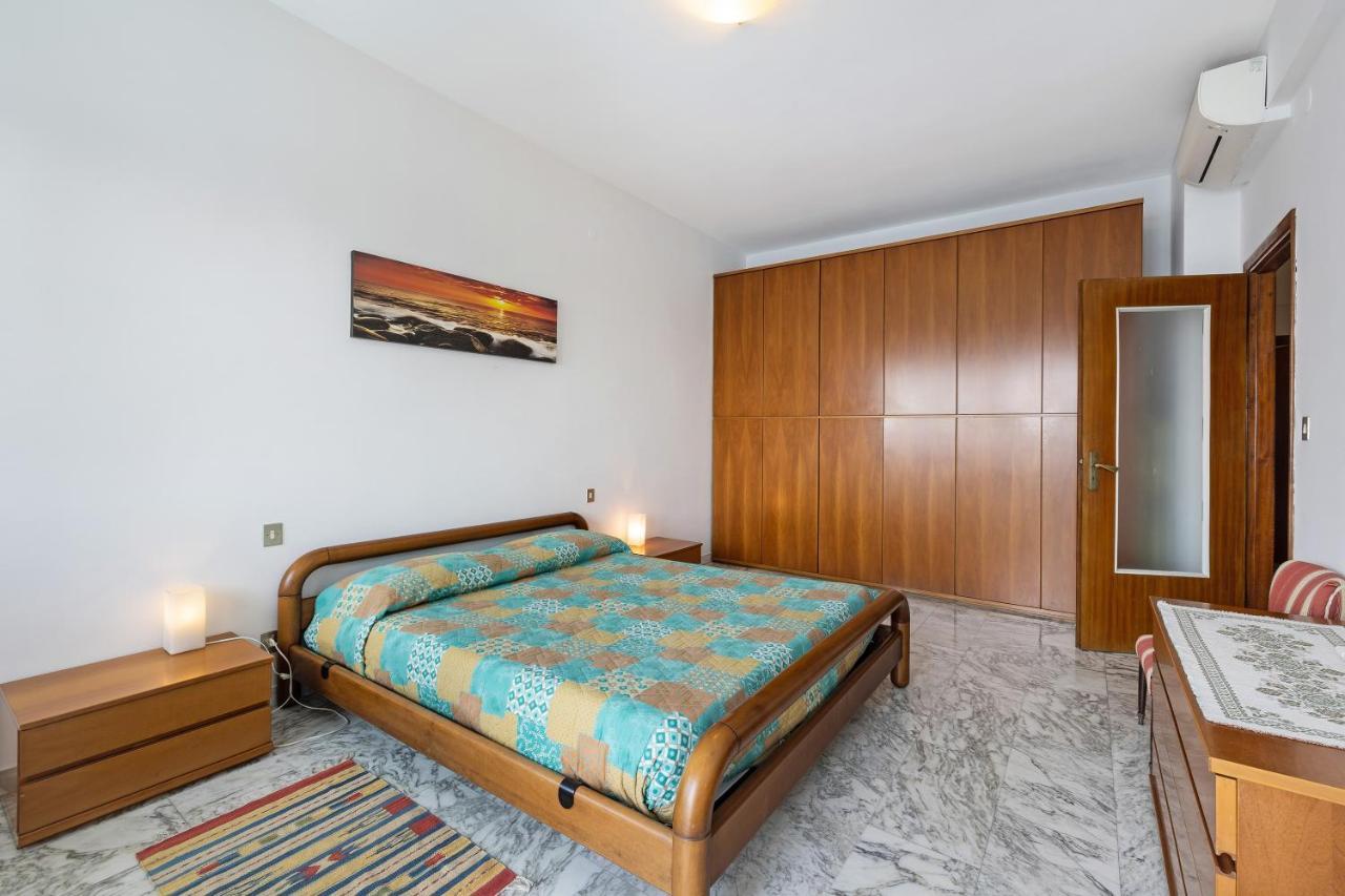 Appartamento Stupenda Vista Mare Bergeggi Exterior photo